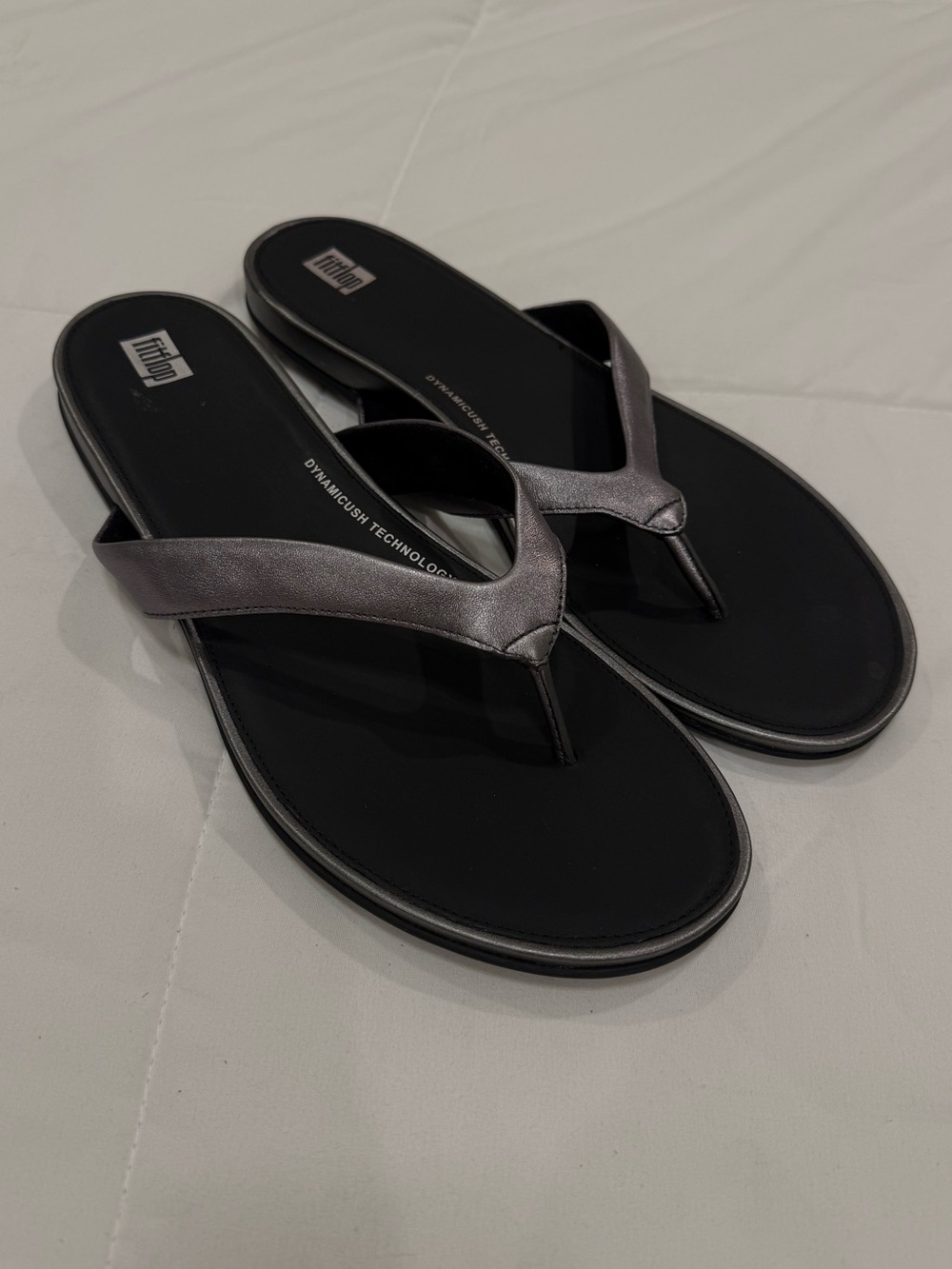 FitFlop Gracie Leather Flip Flops Metallic Pewter NWT Size 11
